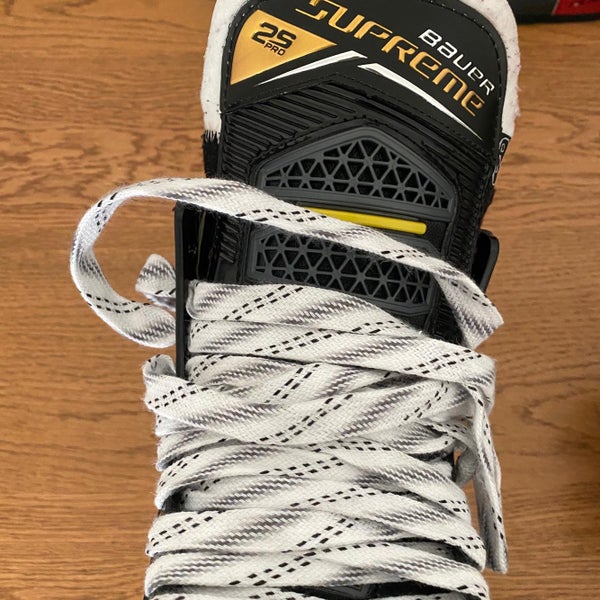 Senior Bauer Supreme 2S Pro Regular Width Size 7 Hockey Skates