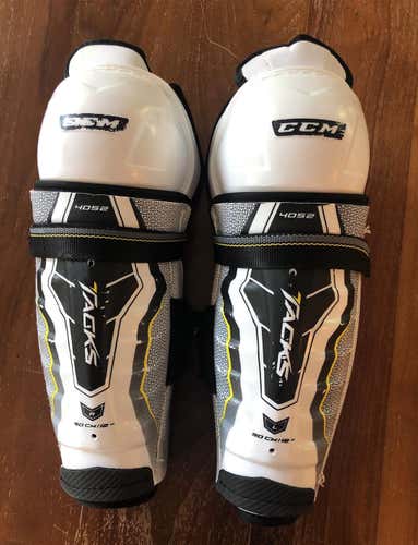 Junior CCM Tacks Shin Pads