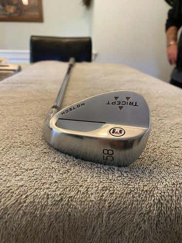 1 Used Men's Golfworks Right Handed Tricept MG- Tech Wedge Regular Flex 58 Degree plus  Steel Shaft