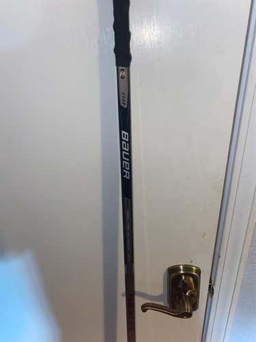 Senior Left Hand Nexus 600 Mid Pattern  Hockey Stick