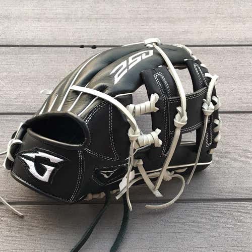 Goin yard Gloves.  Right Throw.  Infield Size 12" Baseball Glove