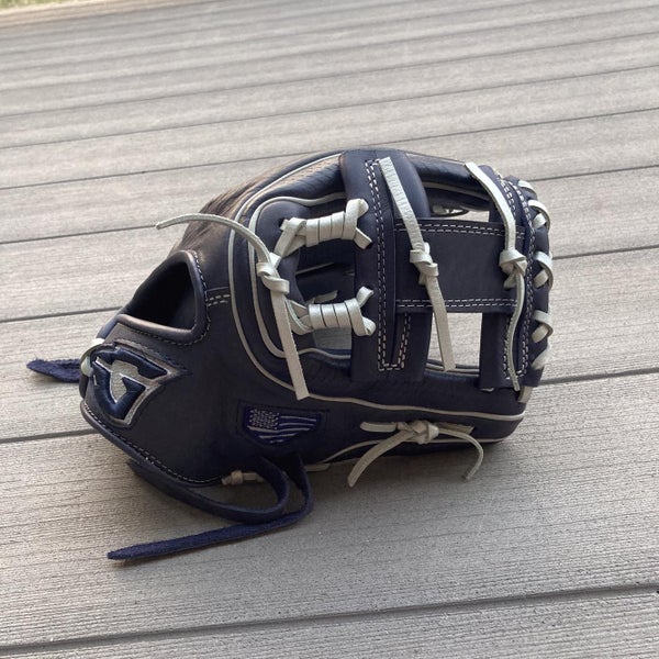 Goin Yard Gloves. Right Throw. Infield 11.75" Baseball Glove