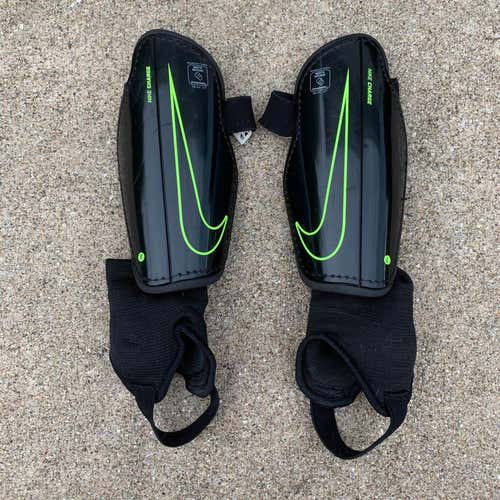 Black Used Unisex Youth Medium Nike Charge Shin Guards