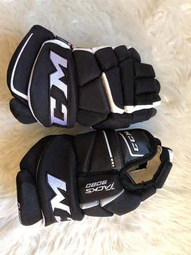 Black Junior CCM Tacks 9080 11"  Gloves