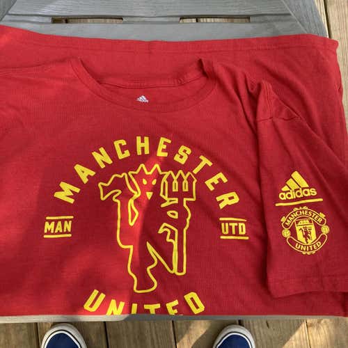 Manchester United Men's Large Adidas Shirt