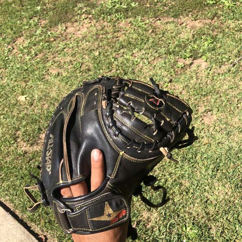 (EXCLUSIVE) Pro elite 32" Catchers Mitt