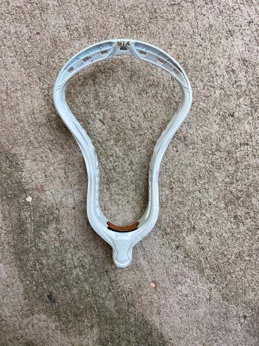 Lightly Used stallion 700- Unstrung- White