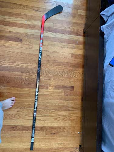 Senior Right Handed Stealth Hockey Stick
