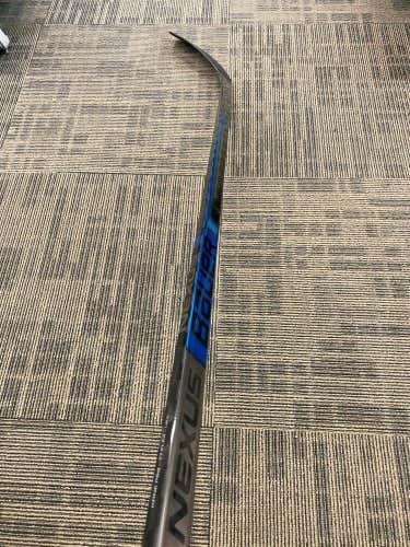 Bauer Nexus 2N Pro *NEW Composite Hockey Stick RH P28, 55 Flex