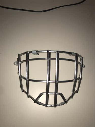 Silver Senior Bauer 960 Cheater Cage