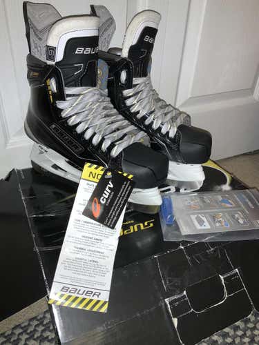 NEW...... BAUER Supreme  190 Size 6