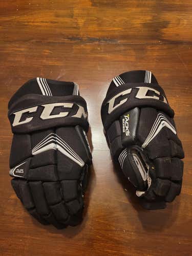 Black Used Senior CCM Tacks 5092 Gloves 14"