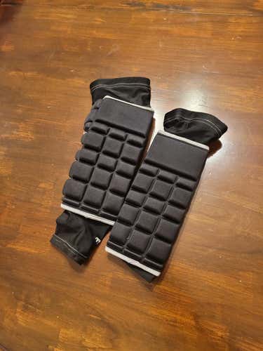 Black Used Senior Forearm Guards/Pads