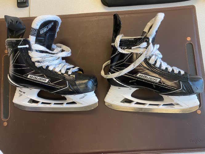 Like New Junior Bauer Supreme 1S Hockey Skates Junior Size 4.5 D/R