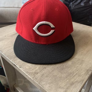 Cincinnati Reds Fitted Hat
