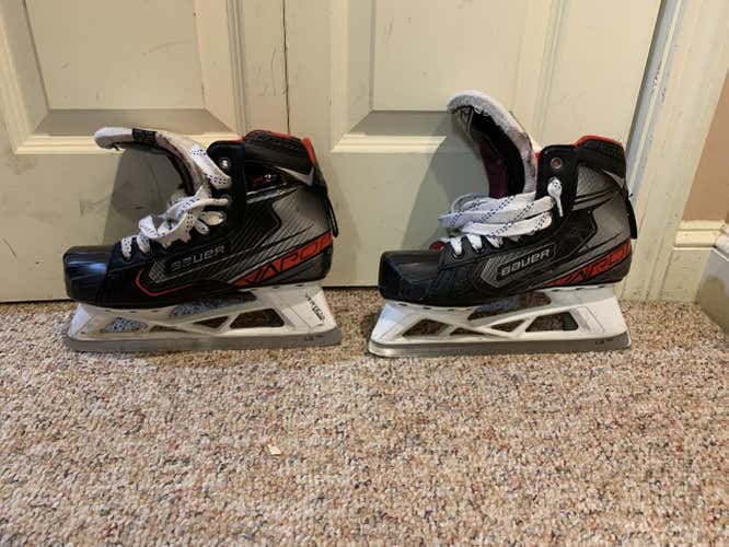 Used Senior Bauer Vapor X2.7 Hockey Goalie Skates Regular Width Size 7.5