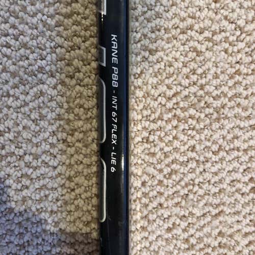 Intermediate Right Handed Supreme S160 Mid Pattern Pro Stock Hockey Stick