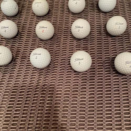 White Used Titleist Pro V1 2017 Model 18 Pack Balls
