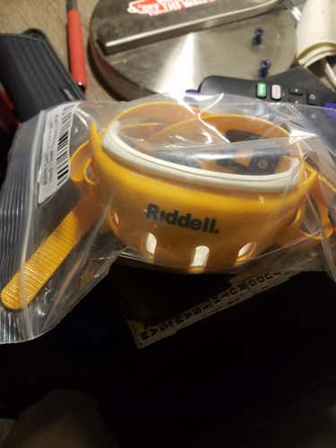 Riddell camlock chinstrap