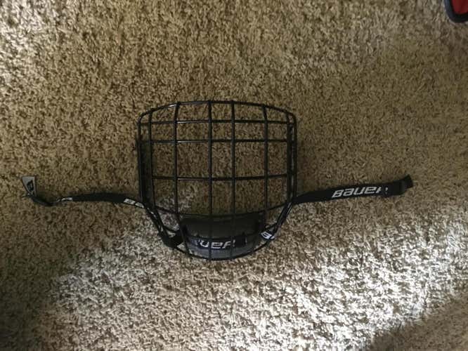Used Medium Bauer/Itech RBE III Cage