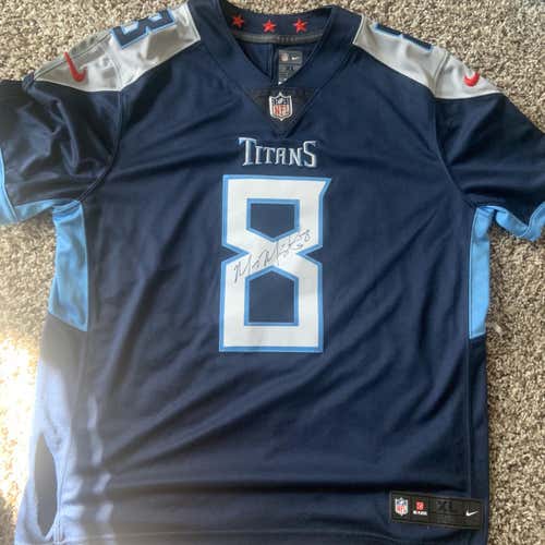 Autographed Marcus Mariota Jersey