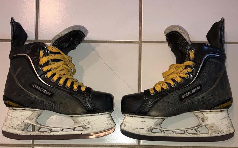 Senior Bauer One70 Regular Width  Size 10.5 Hockey Skates