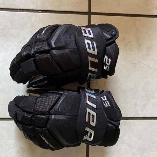 Black Senior Bauer Supreme 2S 13" Gloves