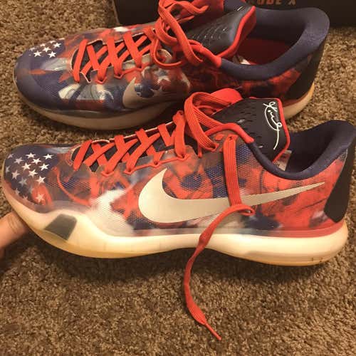 Nike Kobe Xs “Independence Day”