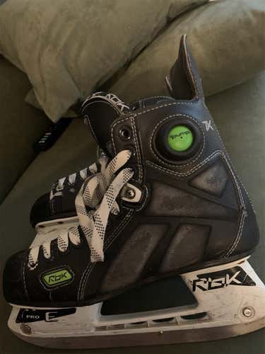 Senior Reebok 7k pump Size 6.5 Hockey Skates