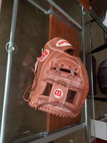 Brown High School/College Infield A2000 11.75" Baseball Glove