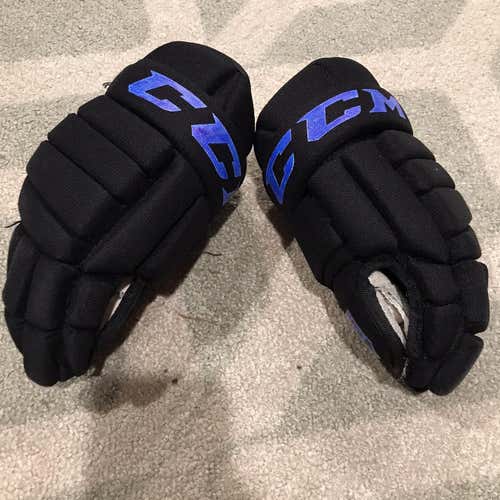 Black Junior CCM 10"  Gloves