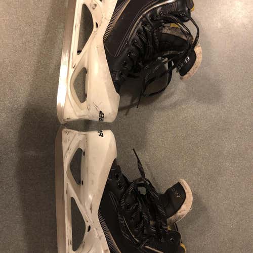 Senior Bauer Supreme One60 Regular Width  Size 9 Hockey Goalie Skates