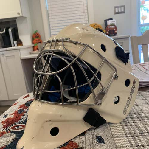 White Senior Bauer NME 8  Goalie Mask