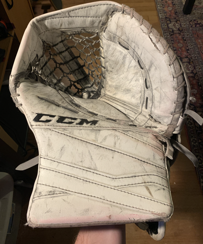 Senior CCM Regular Extreme Flex III Glove