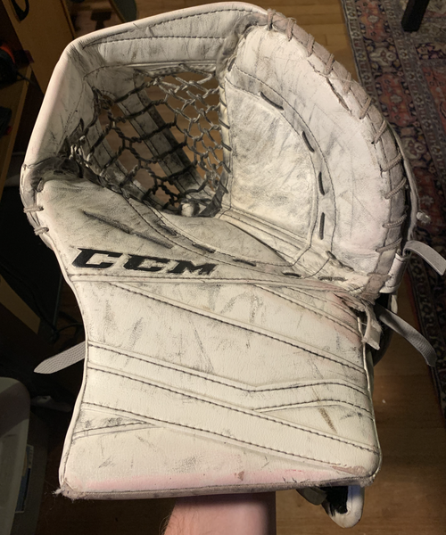Senior CCM Regular Extreme Flex III Glove
