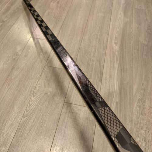 Intermediate Left Hand Vapor FlyLite Toe Pattern  Hockey Stick