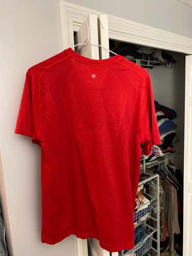 Red Men's Medium Lululemon Shirt