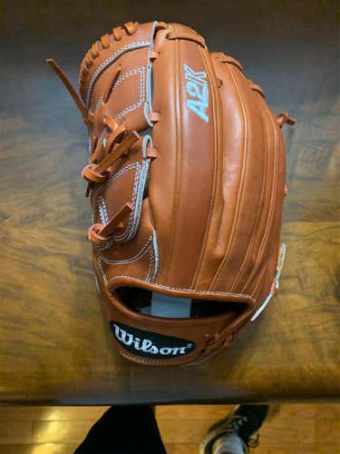New Pitcher's A2K 12" Baseball Glove