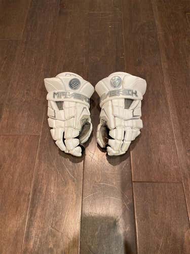 Bairly Used Maverik M4 12" Gloves