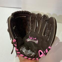 Rawlings High School/College Right Hand Throw FP110 11" Softball Glove