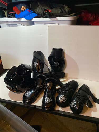 Macho martial arts taekwondo  Sparring pads Black Used Other