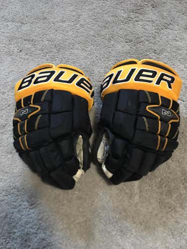 Black Used Senior Bauer Nexus N9000 Gloves 13"