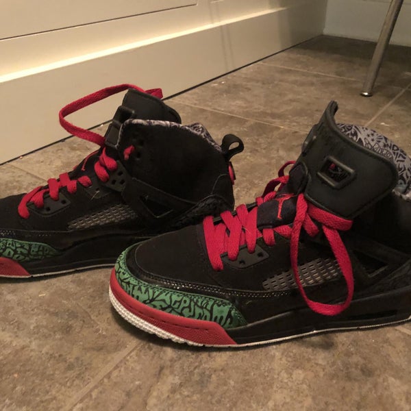 Youth Size 6.0 (Women's 7.0) Air Jordan Shoes