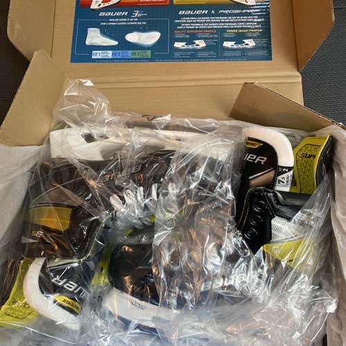 Senior Bauer Supreme 3S  Size 7.5 Hockey Skates