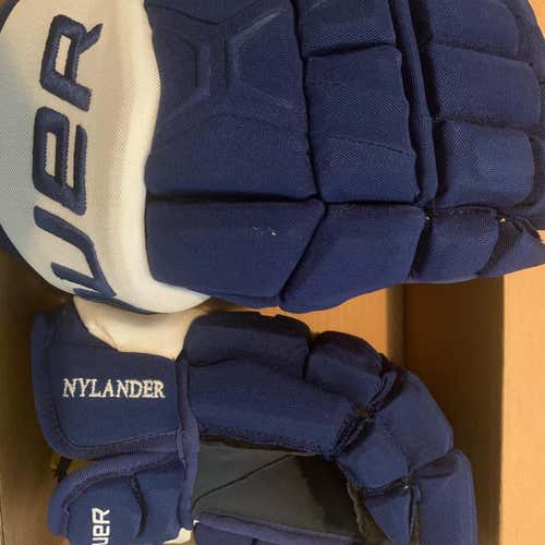 William Nylander Maple LeafsBauer Supreme TotalOne MX3 Pro Stock Gloves