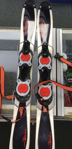 Salomon Snow Blade Ski Blades Trick Mini Skis W/ Integrated Bindings Leash 90 cm