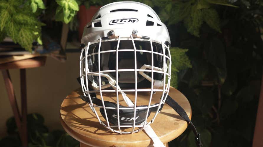 White Used Large CCM Vector V10 Helmet + FM580 Cage Combo Size Large