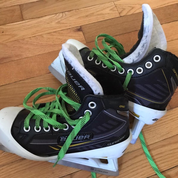 Junior Bauer Supreme One.7 Regular Width Size 2.5 Hockey Goalie Skates