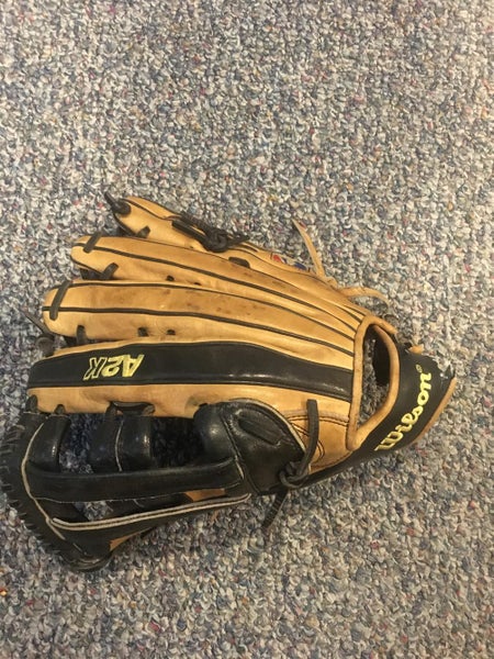 Outfield A2000 12.5" Baseball Glove (accepting trades)