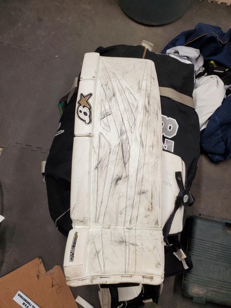 Used 32" Brian's GNETiK 8.0 Goalie Leg Pads